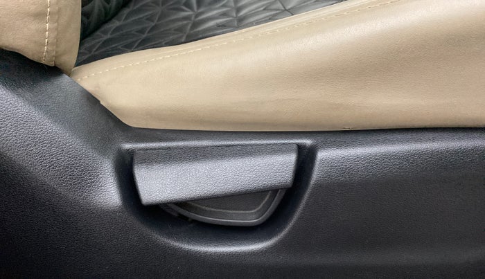 2019 Hyundai NEW SANTRO 1.1 SPORTZ MT CNG, CNG, Manual, 21,352 km, Driver Side Adjustment Panel