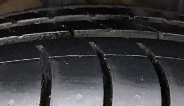 2019 Hyundai NEW SANTRO 1.1 SPORTZ MT CNG, CNG, Manual, 21,352 km, Left Rear Tyre Tread