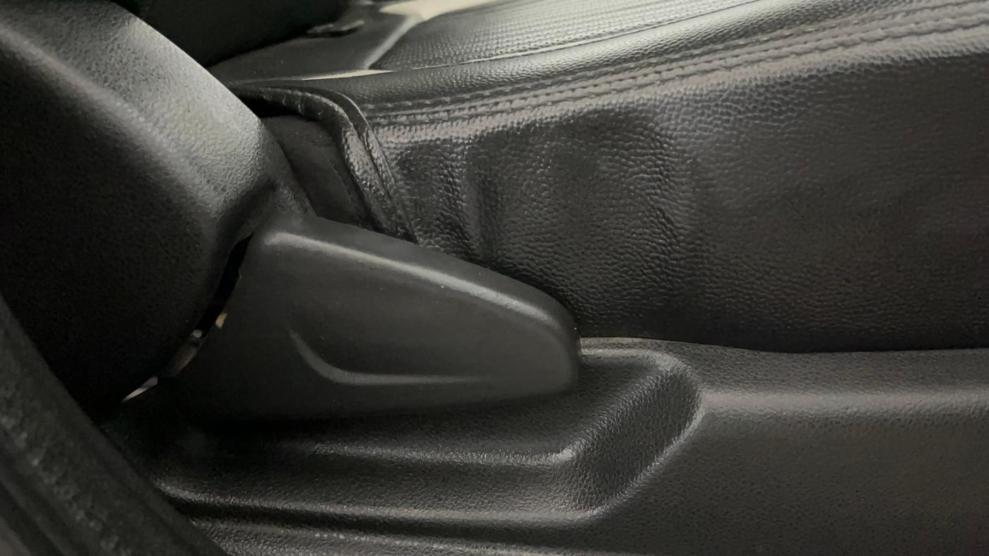 2019 Renault Kwid RXL, Petrol, Manual, 39,850 km, Driver Side Adjustment Panel