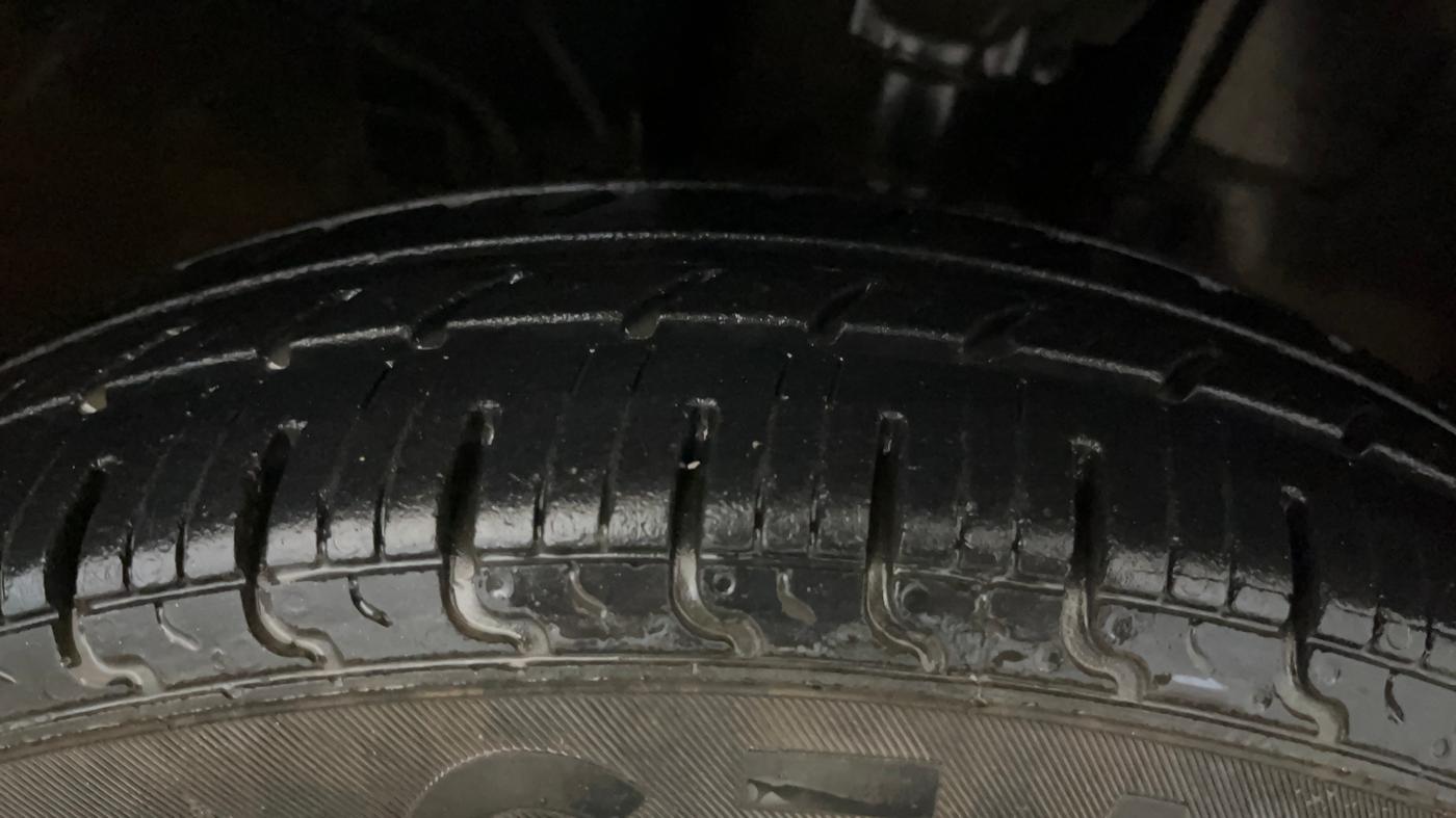 2019 Renault Kwid RXL, Petrol, Manual, 39,850 km, Right Front Tyre Tread