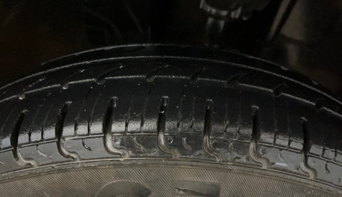 2019 Renault Kwid RXL, Petrol, Manual, 40,949 km, Right Front Tyre Tread
