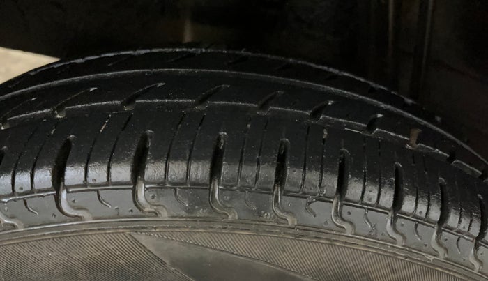 2019 Renault Kwid RXL, Petrol, Manual, 40,949 km, Right Rear Tyre Tread