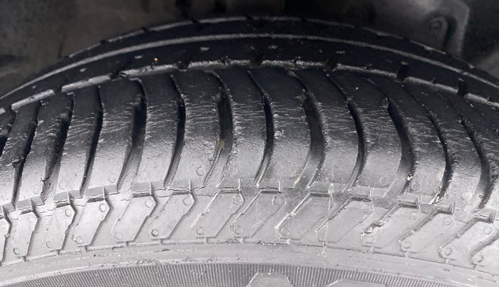 2014 Ford Ecosport 1.5 TITANIUMTDCI OPT, Diesel, Manual, 76,108 km, Right Front Tyre Tread