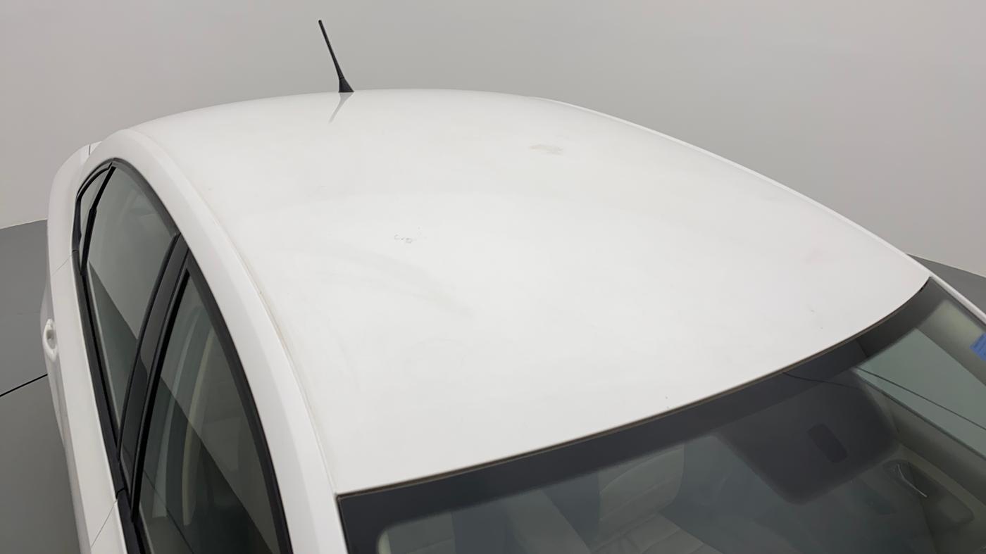 2015 Skoda Rapid AMBITION 1.6 MPI MT PLUS, Petrol, Manual, 30,429 km, Roof