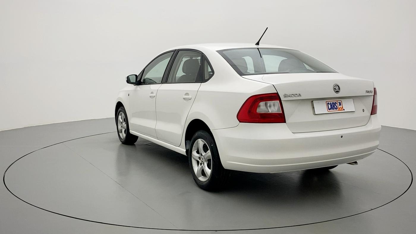2015 Skoda Rapid AMBITION 1.6 MPI MT PLUS, Petrol, Manual, 30,429 km, Left Back Diagonal