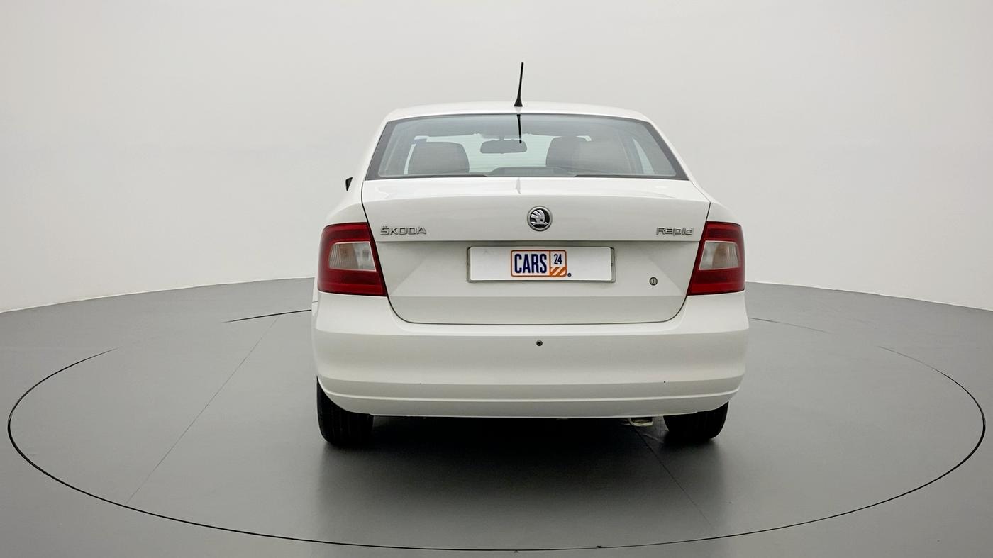 2015 Skoda Rapid AMBITION 1.6 MPI MT PLUS, Petrol, Manual, 30,429 km, Back/Rear