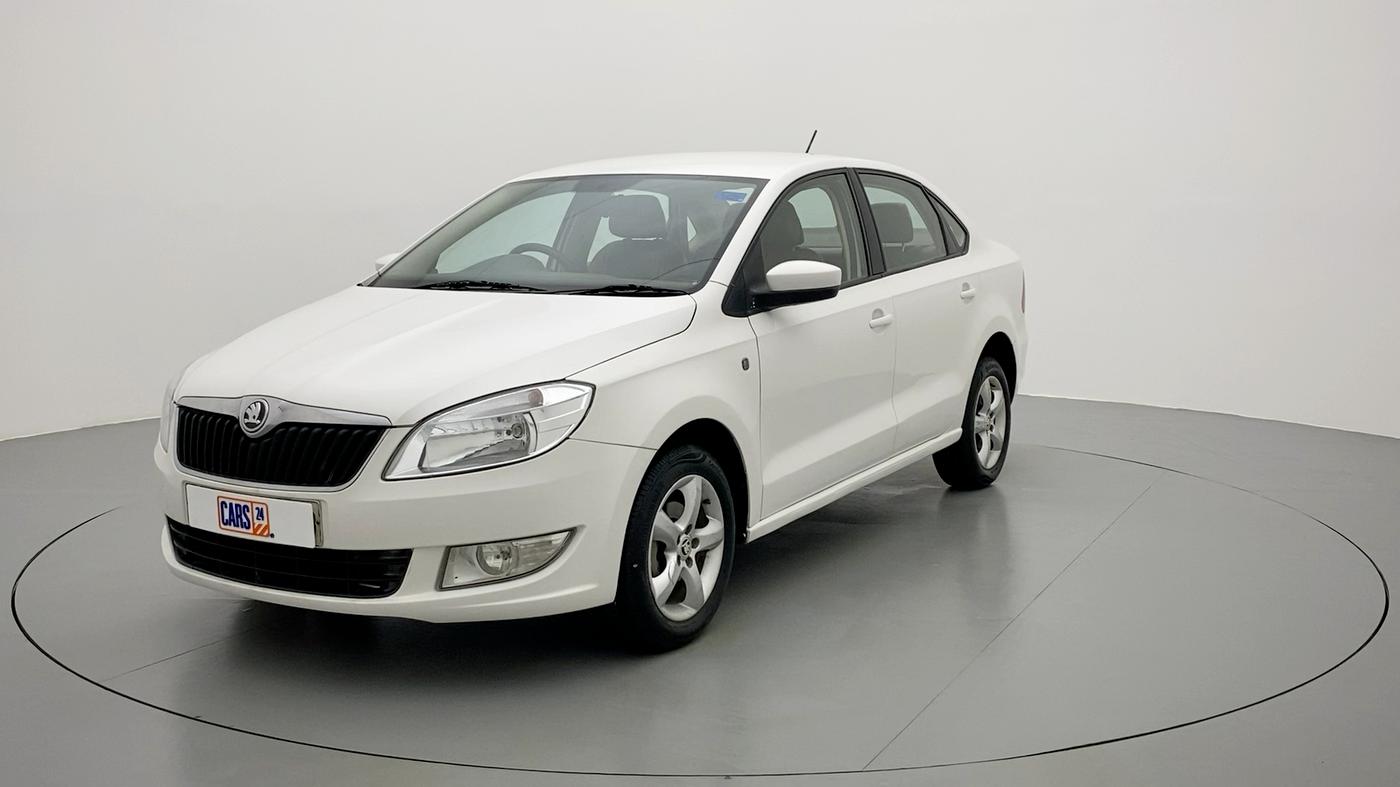 2015 Skoda Rapid AMBITION 1.6 MPI MT PLUS, Petrol, Manual, 30,429 km, Left Front Diagonal