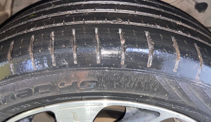 2021 Maruti Baleno ALPHA CVT PETROL 1.2, Petrol, Automatic, 57,156 km, Right Front Tyre Tread