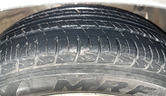 2020 Maruti Ciaz DELTA 1.5 SHVS MT PETROL, Petrol, Manual, 24,200 km, Right Front Tyre Tread