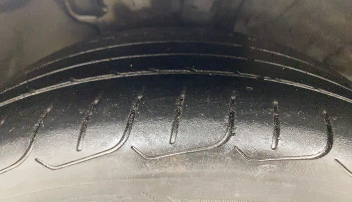 2023 Hyundai Verna SX (O)1.5 VTVT, Petrol, Manual, 53,198 km, Left Front Tyre Tread