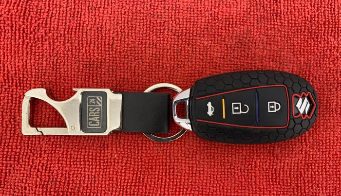 2021 Maruti Ciaz ALPHA 1.5 AT SHVS, Petrol, Automatic, 10,201 km, Key Close Up