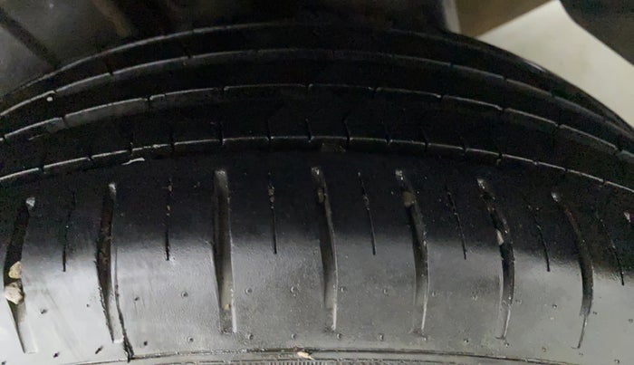 2021 Maruti Ciaz ALPHA 1.5 AT SHVS, Petrol, Automatic, 10,201 km, Left Rear Tyre Tread