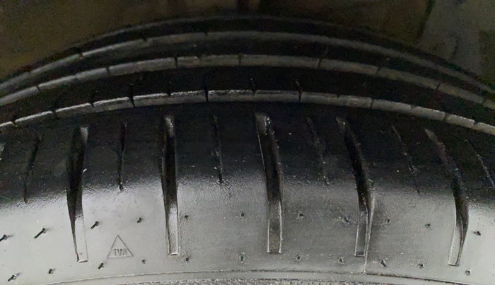 2021 Maruti Ciaz ALPHA 1.5 AT SHVS, Petrol, Automatic, 10,201 km, Left Front Tyre Tread