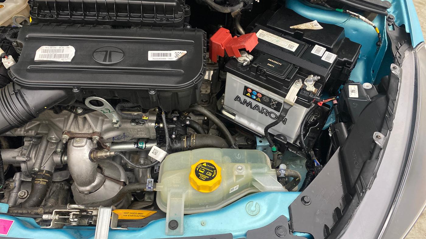 2025 Tata Tiago XTA PETROL, Petrol, Automatic, 16,589 km, Engine View - Left