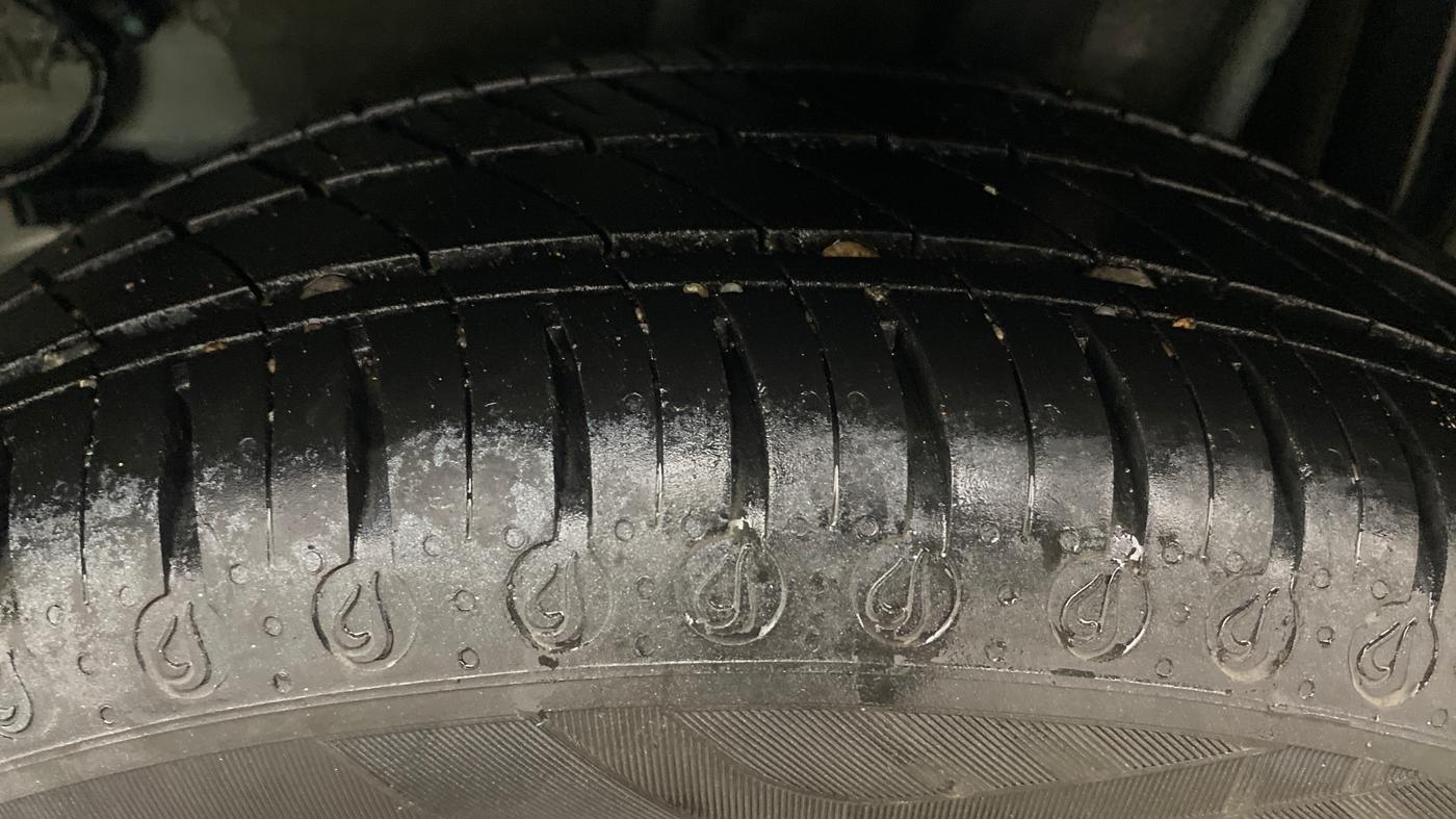 2025 Tata Tiago XTA PETROL, Petrol, Automatic, 16,589 km, Left Rear Tyre Tread