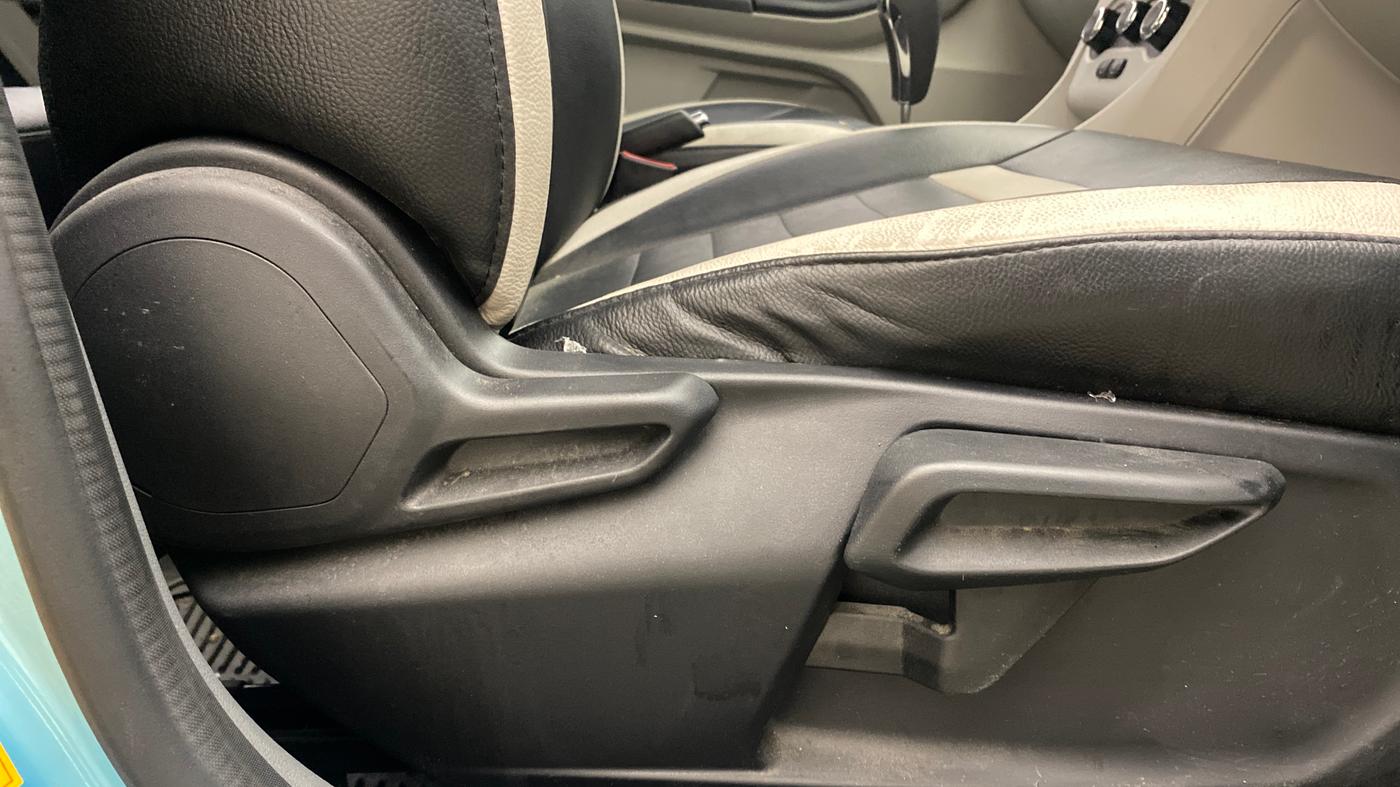 2025 Tata Tiago XTA PETROL, Petrol, Automatic, 16,589 km, Driver Side Adjustment Panel