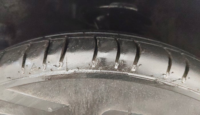 2013 Hyundai i10 MAGNA 1.2, Petrol, Manual, 45,915 km, Left Front Tyre Tread