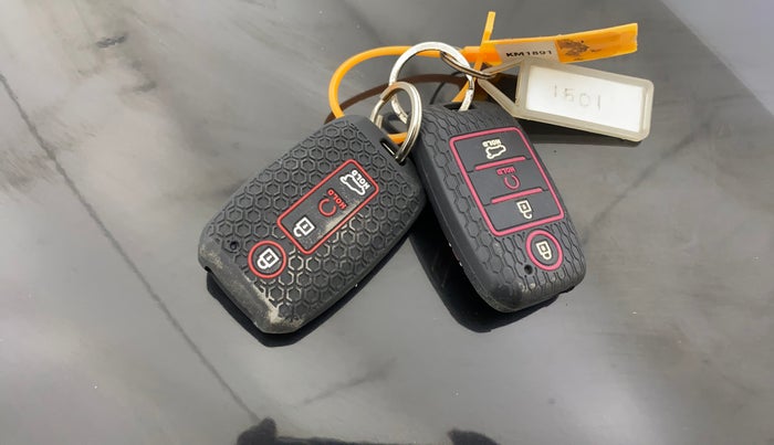 2023 KIA SONET HTX 1.0 DCT, Petrol, Automatic, 11,716 km, Key Close Up