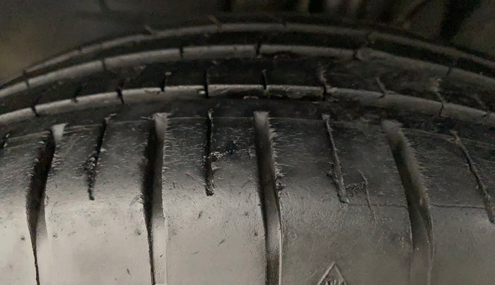 2022 Tata PUNCH CREATIVE  AMT, Petrol, Automatic, 27,268 km, Left Front Tyre Tread