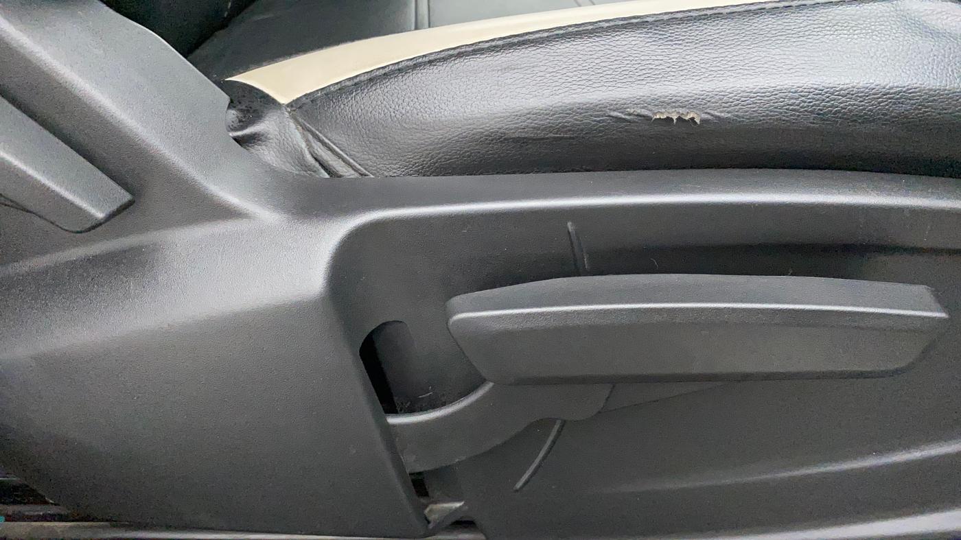 2022 Tata PUNCH CREATIVE  AMT, Petrol, Automatic, 27,268 km, Driver Side Adjustment Panel