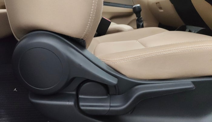 2023 Honda Amaze 1.2L I-VTEC VX, Petrol, Manual, 2,089 km, Driver Side Adjustment Panel