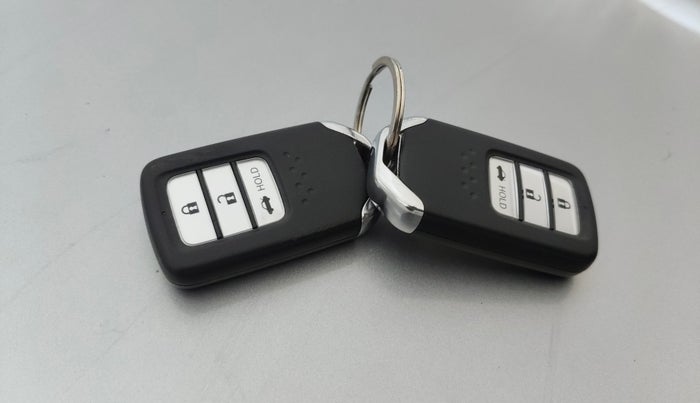 2023 Honda Amaze 1.2L I-VTEC VX, Petrol, Manual, 2,089 km, Key Close Up