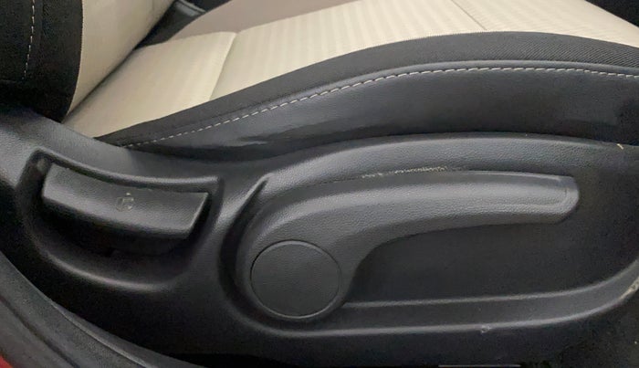 2019 Hyundai Elite i20 SPORTZ PLUS 1.2, Petrol, Manual, 48,195 km, Driver Side Adjustment Panel