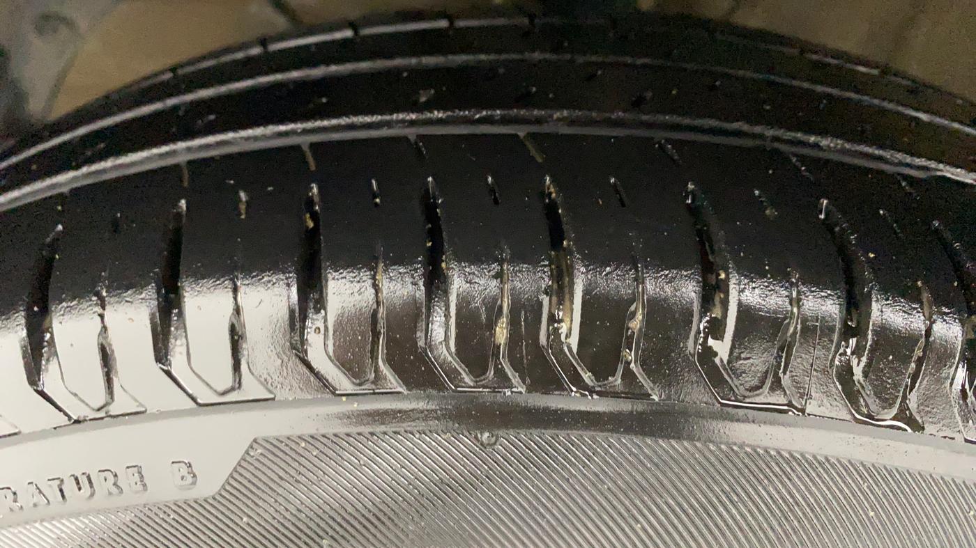 2019 Maruti Swift VXI D, Petrol, Manual, 19,837 km, Left Front Tyre Tread