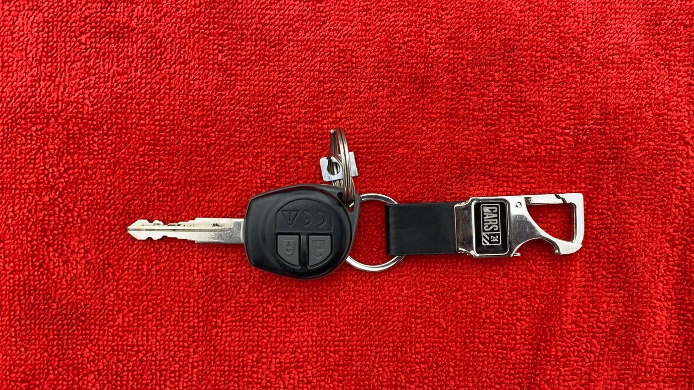 2019 Maruti Swift VXI D, Petrol, Manual, 19,837 km, Key Close-up