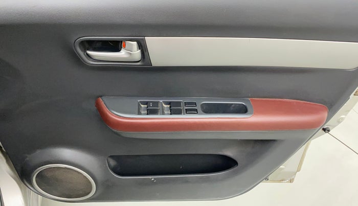 2010 Maruti Swift Dzire VXI, Petrol, Manual, 91,136 km, Driver Side Door Panels Control