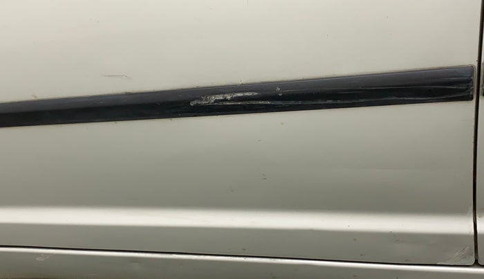 2010 Maruti Swift Dzire VXI, Petrol, Manual, 91,136 km, Front passenger door - Slightly dented