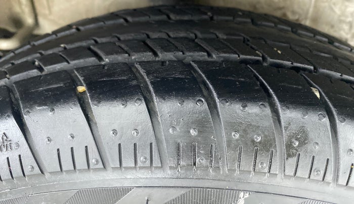 2016 Maruti Celerio ZXI AMT, Petrol, Automatic, 71,779 km, Right Rear Tyre Tread