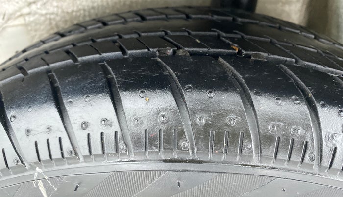 2016 Maruti Celerio ZXI AMT, Petrol, Automatic, 71,779 km, Left Rear Tyre Tread