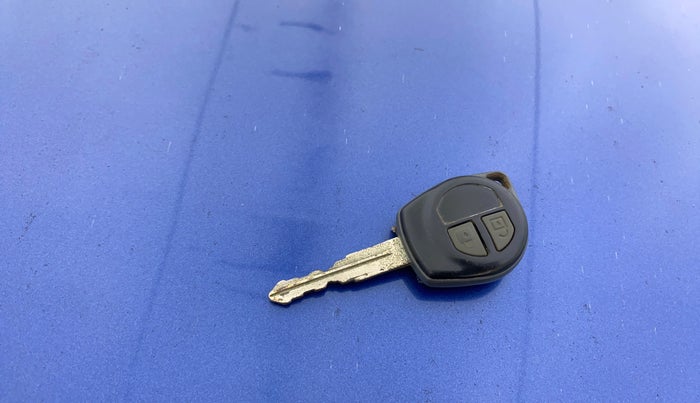 2014 Maruti Swift VXI, Petrol, Manual, 81,684 km, Key Close Up