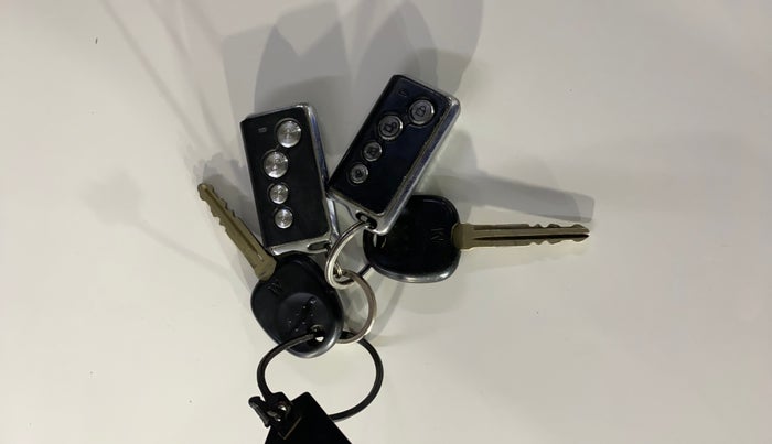 2013 Hyundai Eon D-LITE+, Petrol, Manual, 79,479 km, Key Close Up