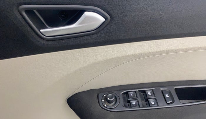 2021 Renault TRIBER RXZ AMT, Petrol, Automatic, 27,286 km, Driver Side Door Panels Control