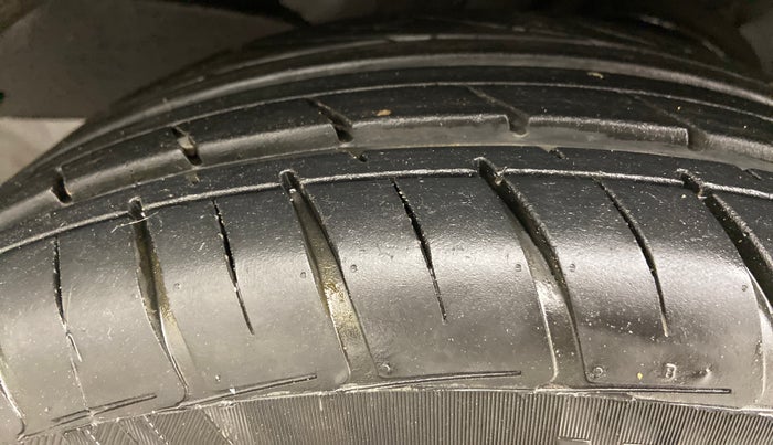 2020 Mahindra Scorpio S9, Diesel, Manual, 41,925 km, Right Front Tyre Tread