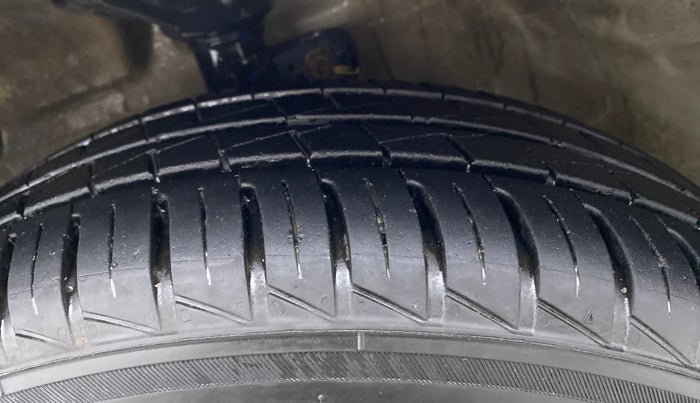 2018 Maruti Celerio VXI CNG D, CNG, Manual, 78,990 km, Left Front Tyre Tread