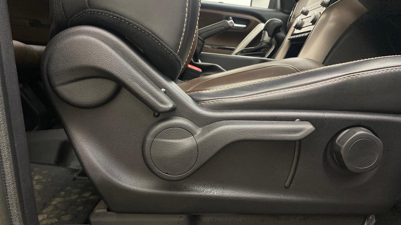 2024 Mahindra SCORPIO-N Z8 PETROL AT 7 STR, Petrol, Automatic, 17,908 km, Driver Side Adjustment Panel