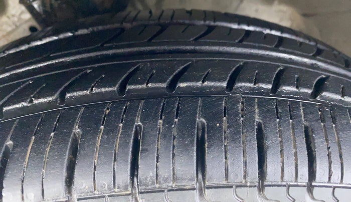 2017 Maruti Celerio VXI d, Petrol, Manual, 26,125 km, Left Front Tyre Tread