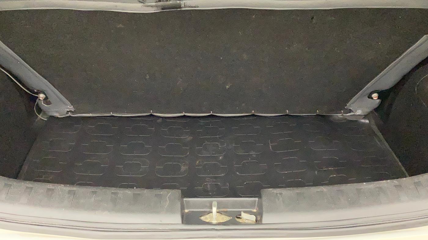 2013 Maruti Swift VXI, Petrol, Manual, 60,562 km, Boot Inside