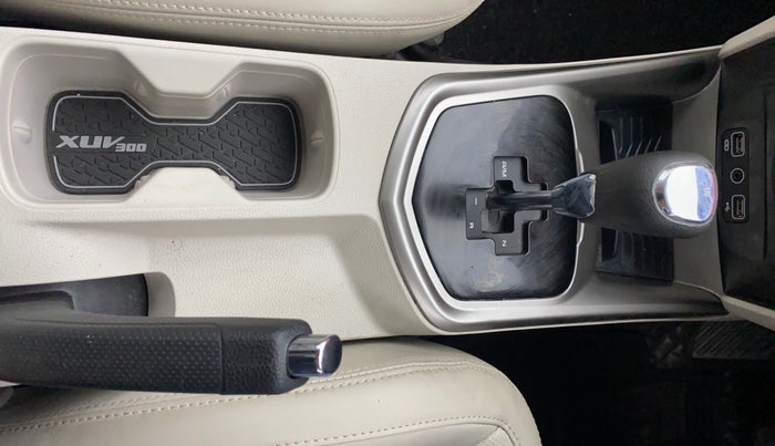 2024 Mahindra XUV300 W8 (O) 1.2 PETROL AMT, Petrol, Automatic, 16,340 km, Gear Lever