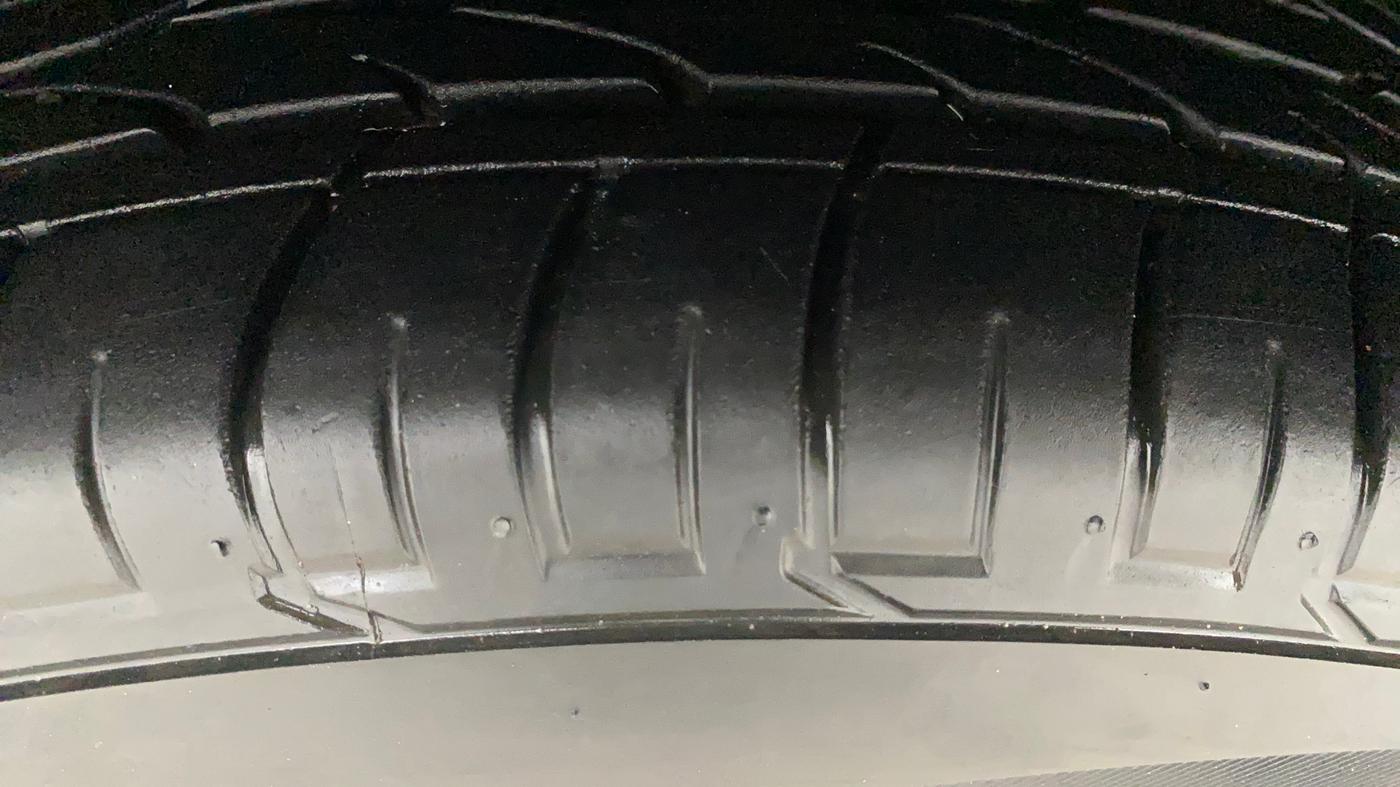 2024 Mahindra XUV300 W8 (O) 1.2 PETROL AMT, Petrol, Automatic, 16,340 km, Left Front Tyre Tread