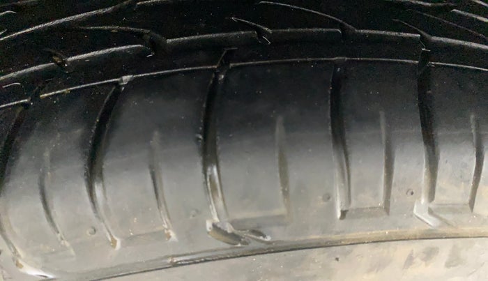 2024 Mahindra XUV300 W8 (O) 1.2 PETROL AMT, Petrol, Automatic, 16,340 km, Left Rear Tyre Tread