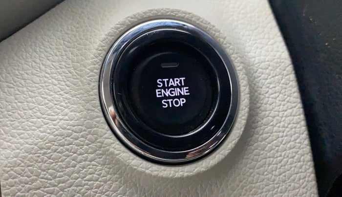 2024 Mahindra XUV300 W8 (O) 1.2 PETROL AMT, Petrol, Automatic, 16,340 km, Keyless Start/ Stop Button