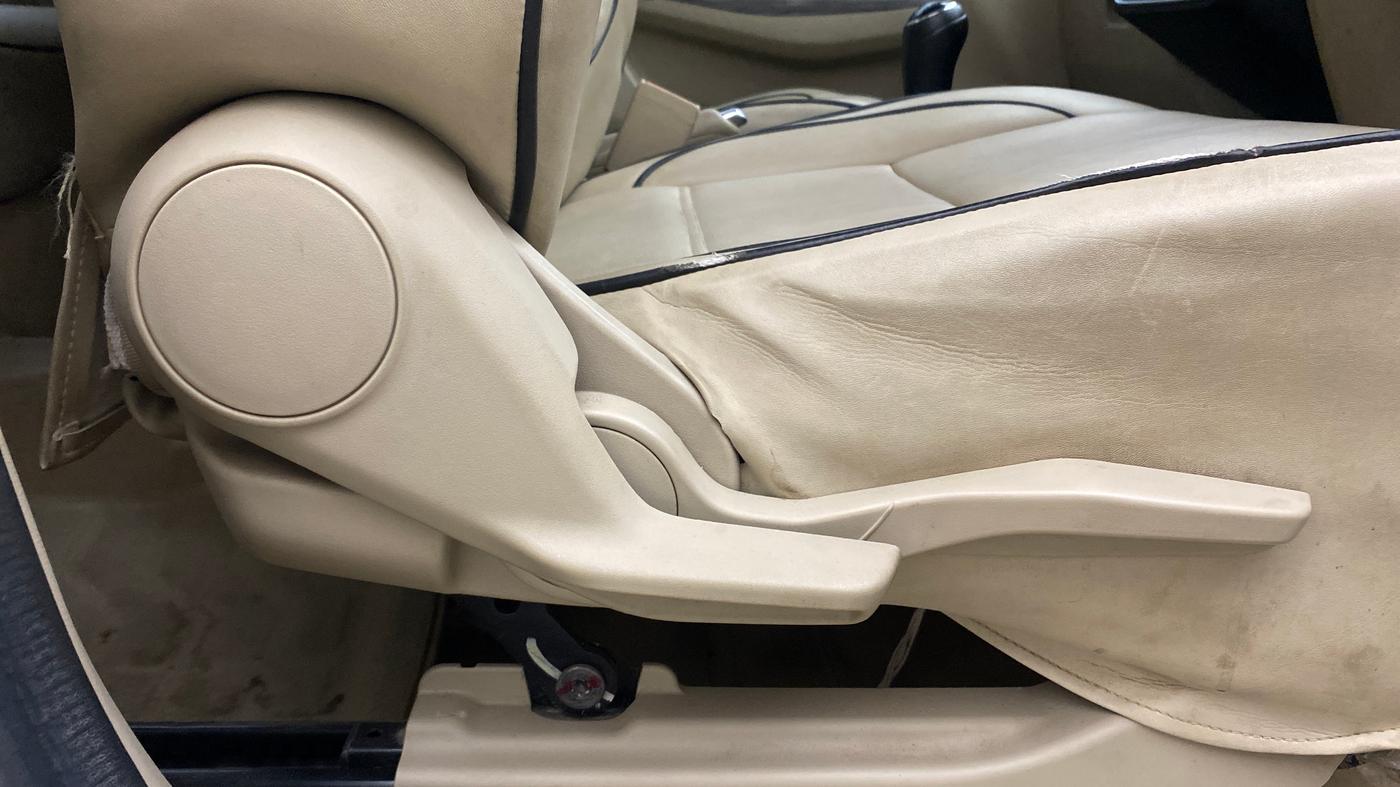 2020 Maruti Dzire ZXI, Petrol, Manual, 69,485 km, Driver Side Adjustment Panel