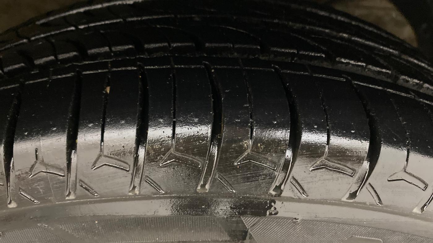 2020 Maruti Dzire ZXI, Petrol, Manual, 69,485 km, Right Front Tyre Tread