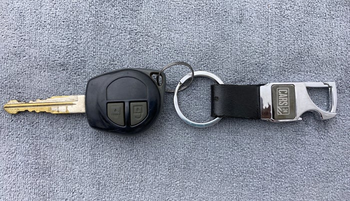 2012 Maruti Swift VXI D, Petrol, Manual, 40,186 km, Key Close Up