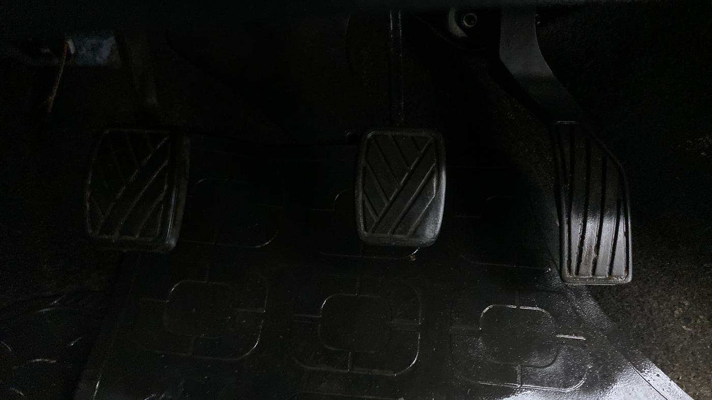 2012 Maruti Swift VXI D, Petrol, Manual, 40,186 km, Pedals