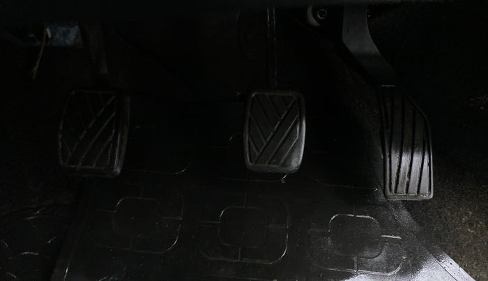 2012 Maruti Swift VXI D, Petrol, Manual, 40,186 km, Pedals